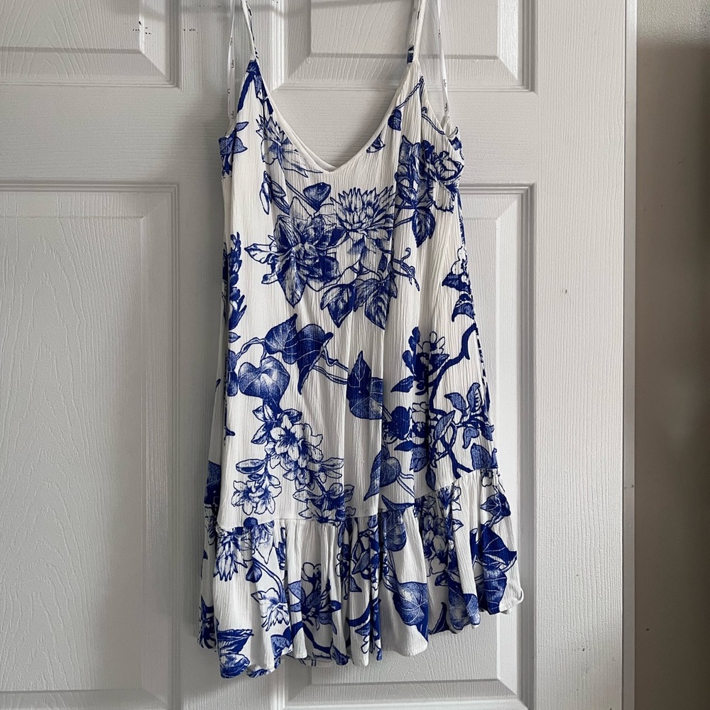 Lulu’s White Slip Dress with Blue Floral Print - Size M